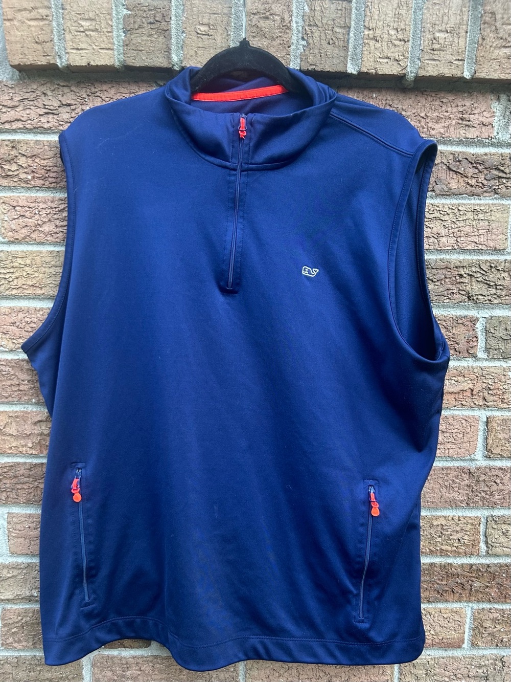 Vineyard Vines Navy Sleeveless Quarter-Zip Vest with Red Accents sized XL